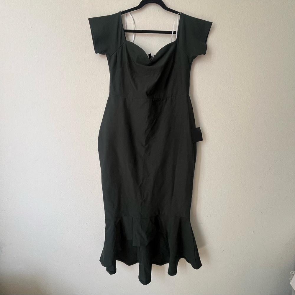 Lulu's Elegant Forest Green Midi Dress